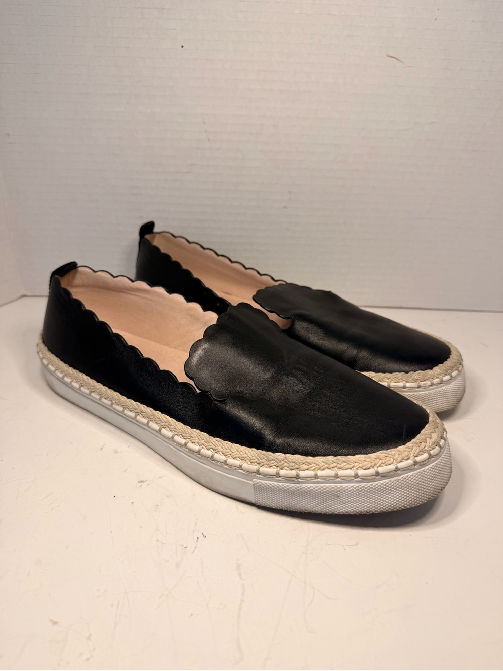 Kate Spade New York Black Leather Scalloped Espadrille
Slip-On Flat Shoes Size 9